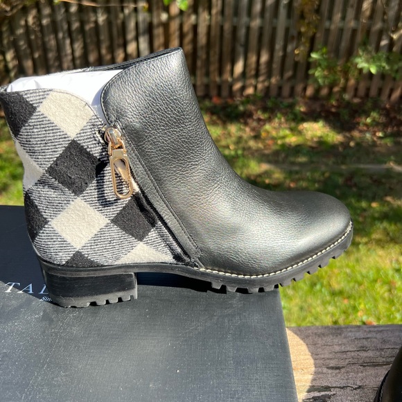 NWT Talbots Gorgeous Black Leather Fabric Check Heel Zip Trish Ankle Boots - Picture 2 of 6